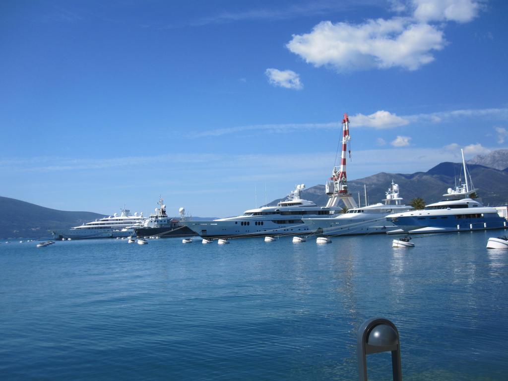 Apartments City Center Τίβατ Εξωτερικό φωτογραφία